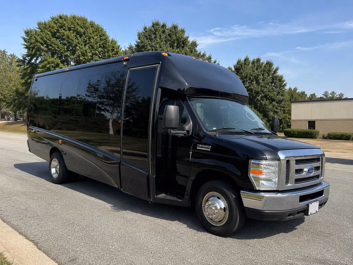 Atlanta Airport Shuttle & Transportation party bus exterior